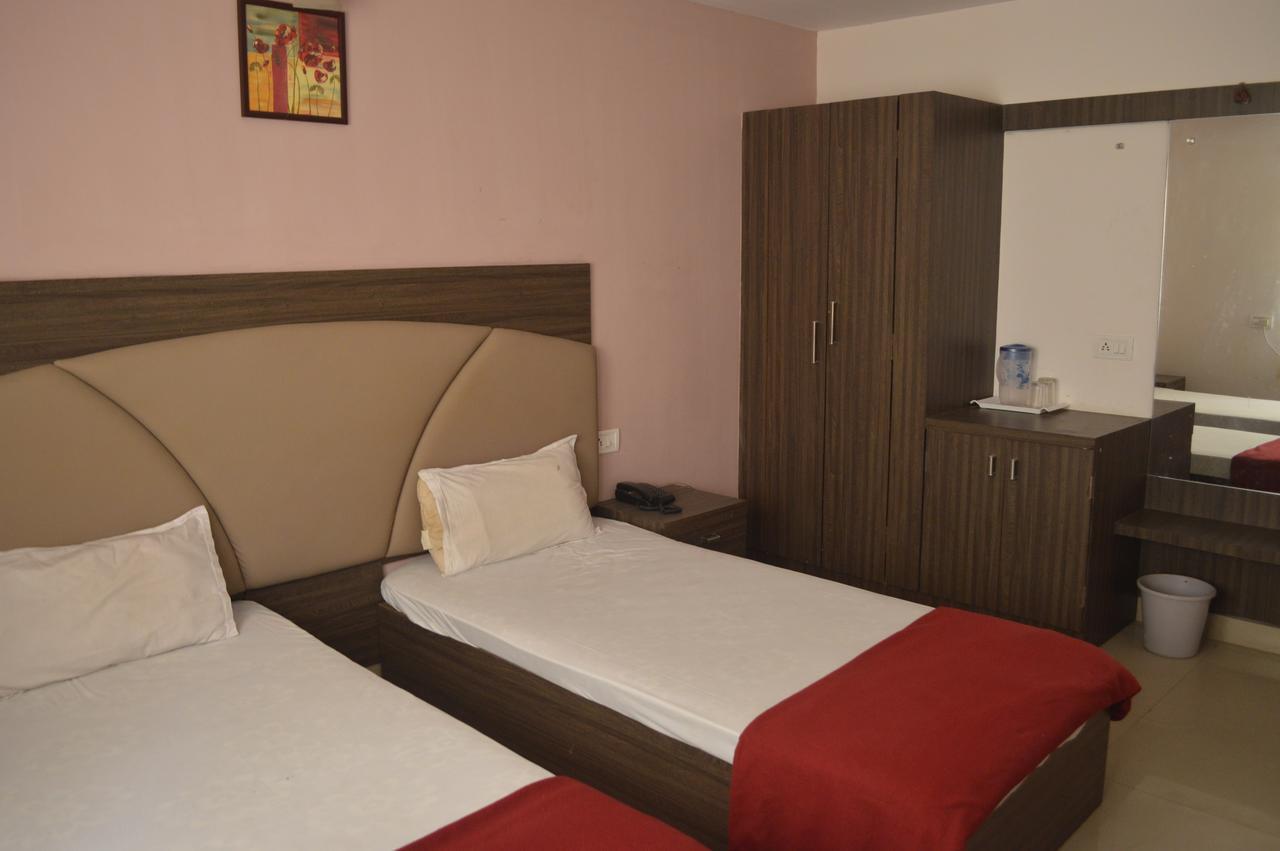 Hotel City Palace Brahmapur Room photo